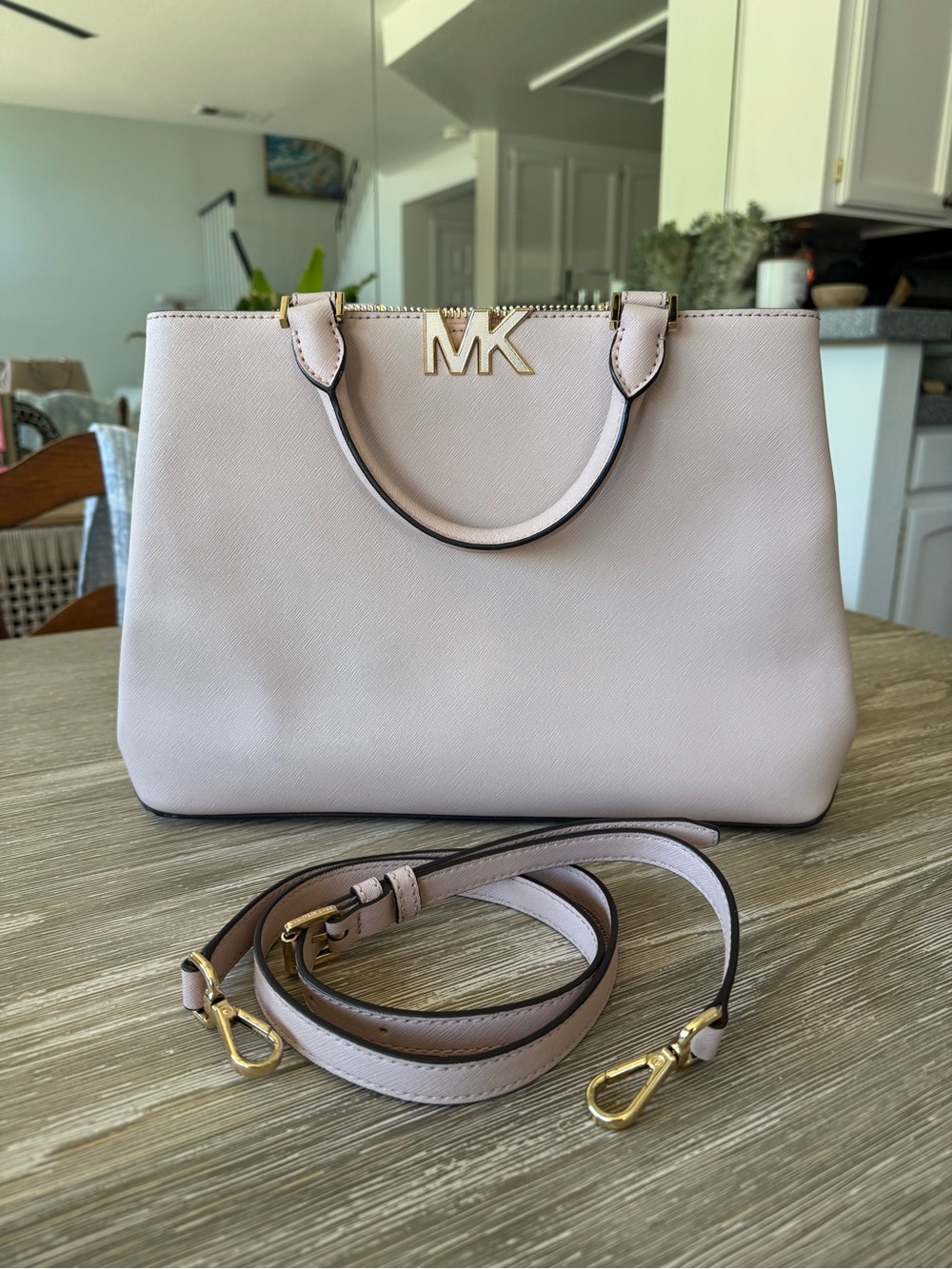 Michael Kors Pale Pink Saffiano Leather Satchel with Detachable Strap 🌸